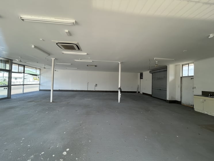 Click to view all images 2-5/11 Herbert Street Gladstone QLD 4680 - Image 3