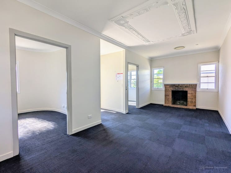 Click to view all images 2b Phillip Street East Toowoomba QLD 4350 - Image 3