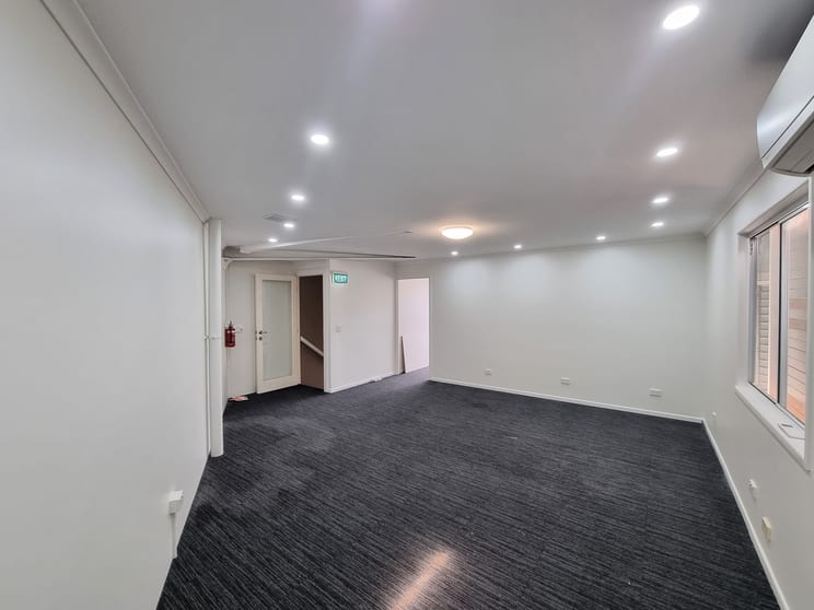 Click to view all images 2/53 Riverside Place Morningside QLD 4170 - Image 3