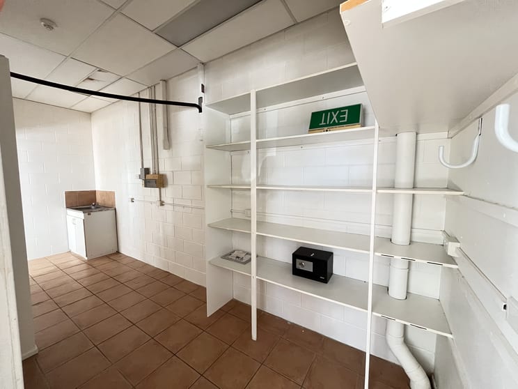 Click to view all images 4/115 Shingley Drive Airlie Beach QLD 4802 - Image 3