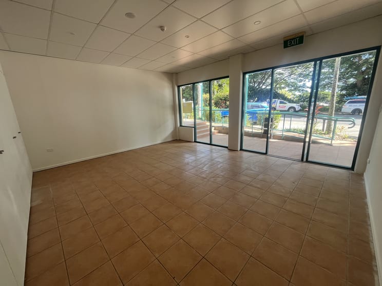 Click to view all images 5/115 Shingley Drive Airlie Beach QLD 4802 - Image 2