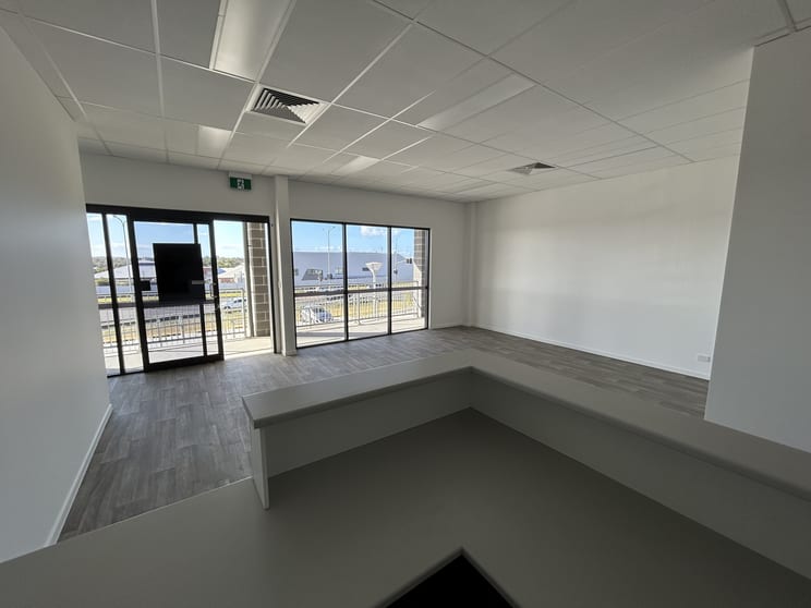 Click to view all images Shop 5 /5 Madsen Road Urraween QLD 4655 - Image 3