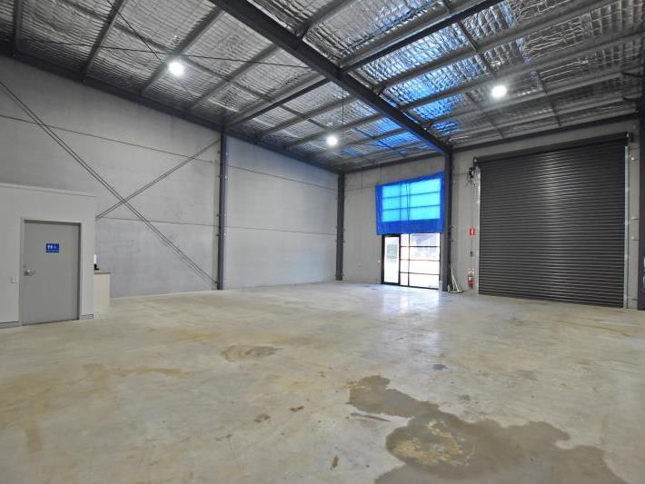 Click to view all images Unit 10/103 Stenhouse Drive Cameron Park NSW 2285 - Image 2