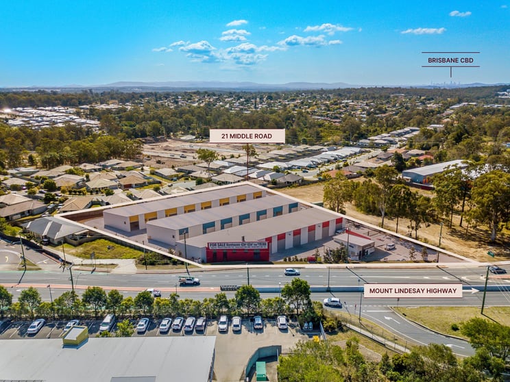 Click to view all images 21 Middle Road Hillcrest QLD 4118 - Image 1