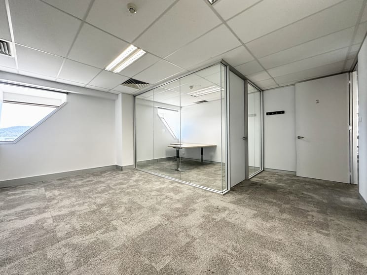 Click to view all images Unit 2 Level 5 17-21 University Avenue City ACT 2601 - Image 1