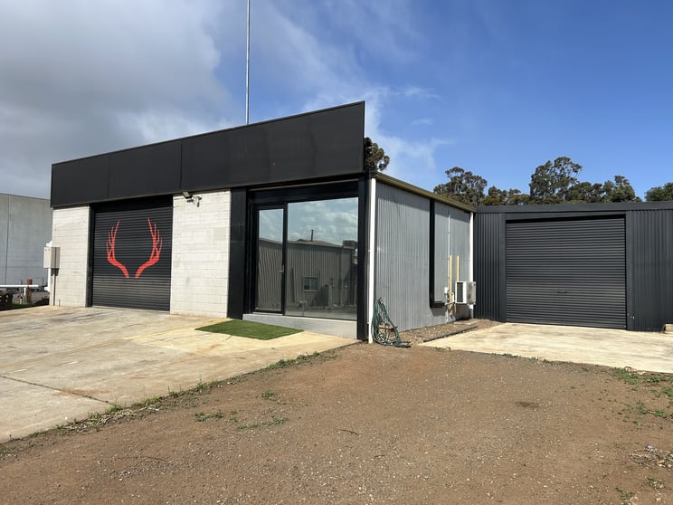 Click to view all images 6 Station Street Bacchus Marsh VIC 3340 - Image 3