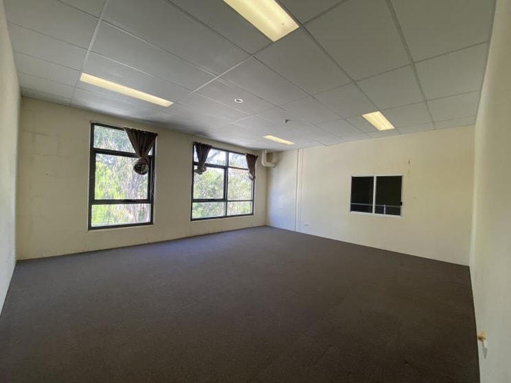 Click to view all images Unit 11/4 Birmingham Avenue Villawood NSW 2163 - Image 3