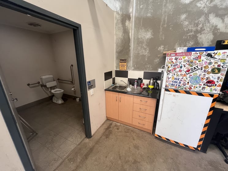 Click to view all images 3/29 Haydock Street Forrestdale WA 6112 - Image 2