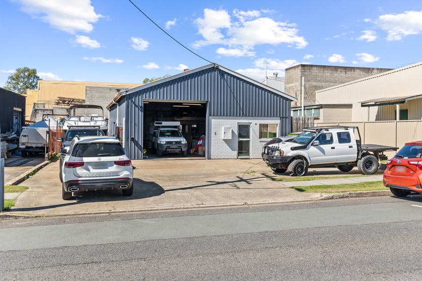 Click to view all images 5 Station Avenue Darra QLD 4076 - Image 3