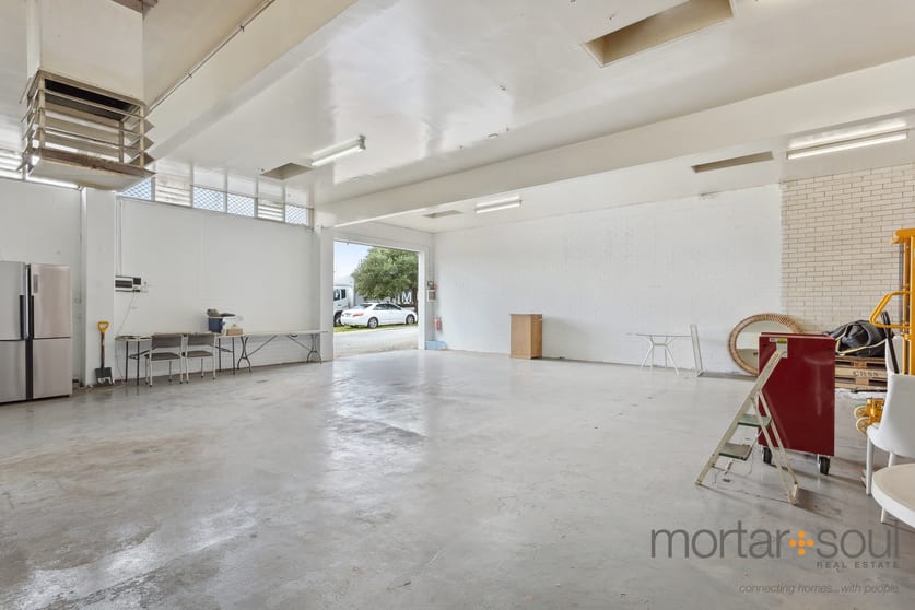 Click to view all images 6/102 Briggs Street Welshpool WA 6106 - Image 2
