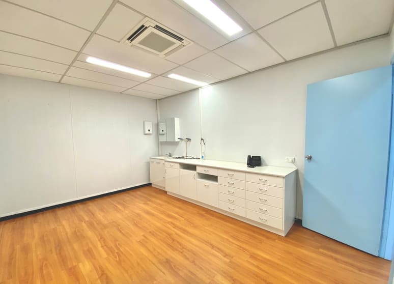 Click to view all images Suite 3/20-24 Castlereagh Street Penrith NSW 2750 - Image 3
