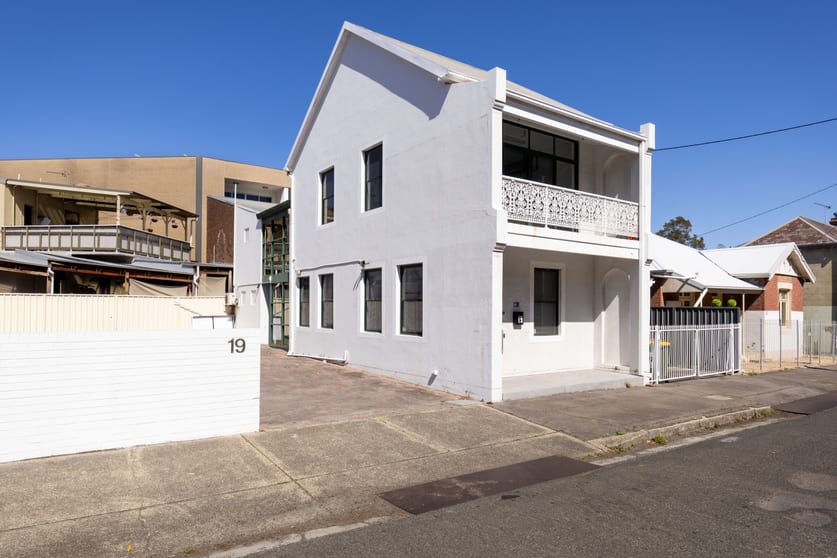 19 Queen Street Cooks Hill NSW 2300 - Image 1