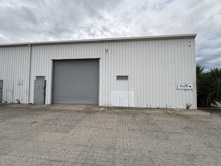 Click to view all images Shed 16-18 Hovell Street Wodonga VIC 3690 - Image 2