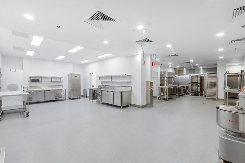 Click to view all images 2C Acland Street St Kilda VIC 3182 - Image 3
