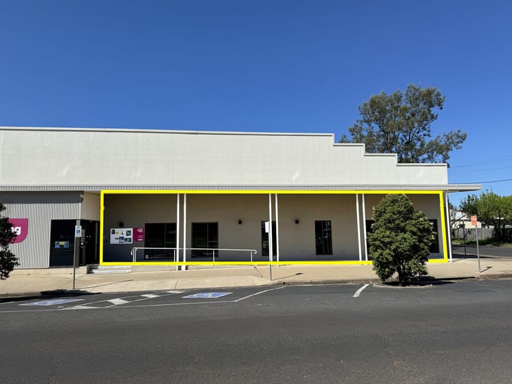 Click to view all images 2/80 Gipps Street Dubbo NSW 2830 - Image 1