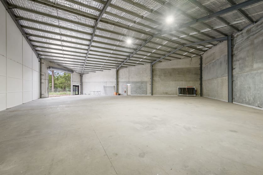 Click to view all images Bay 3/29 Commerce Street Wauchope NSW 2446 - Image 2