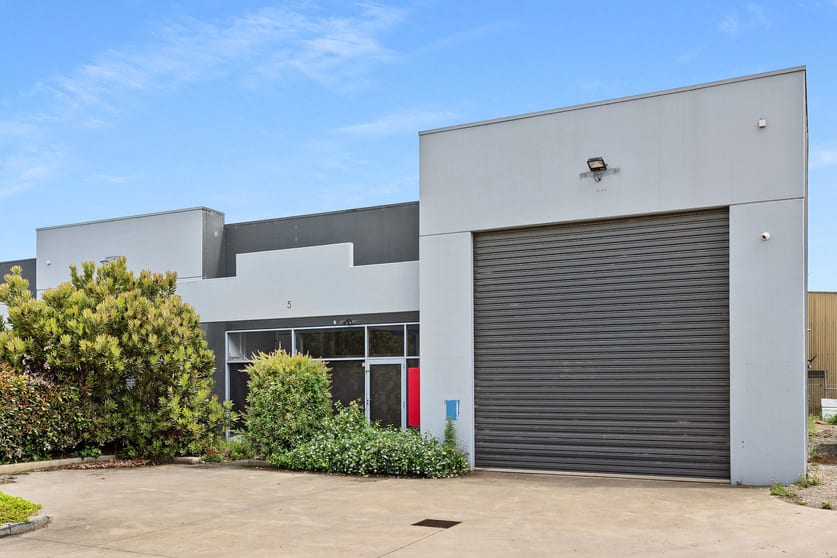 Click to view all images 5/2135 Frankston-Flinders Road Hastings VIC 3915 - Image 2