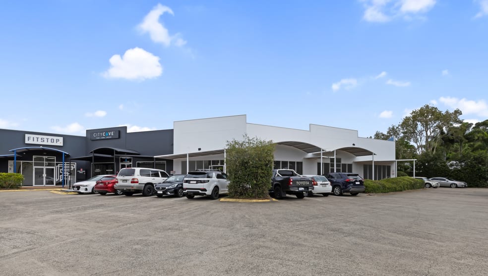 Click to view all images Shop 1/11 Gibson Road Noosaville QLD 4566 - Image 2