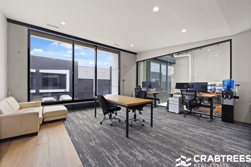 Click to view all images 4/140 Fairbank Road Clayton South VIC 3169 - Image 3