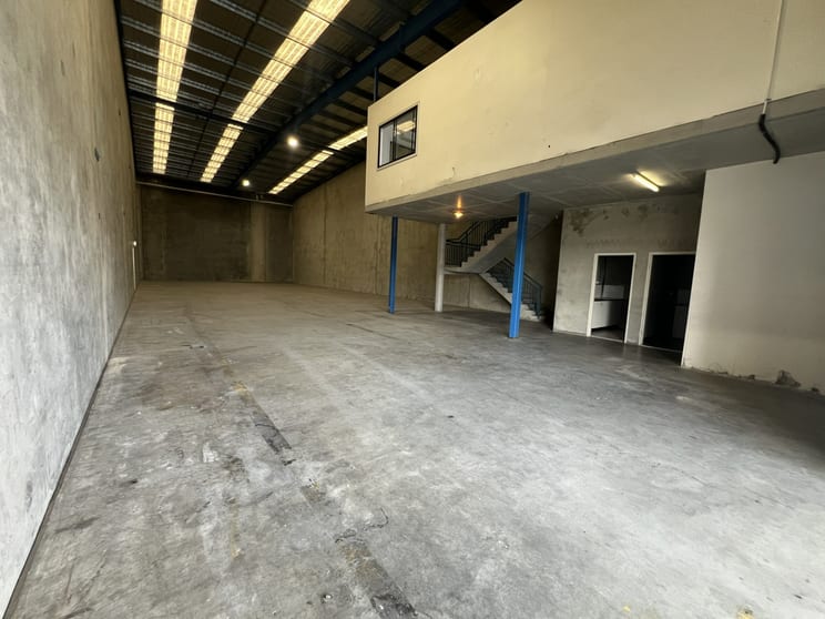 Click to view all images Unit 11/71A Milperra Road Revesby NSW 2212 - Image 3