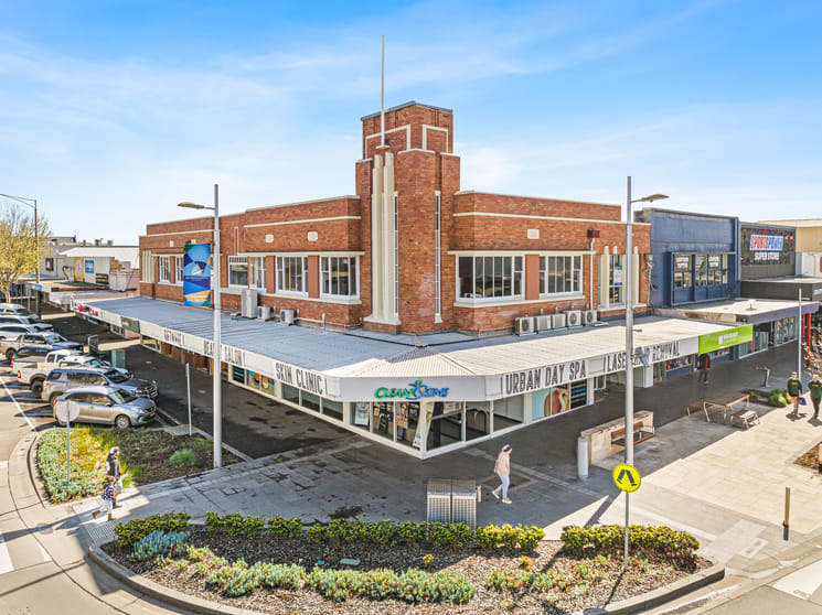 Click to view all images 2/169 Liebig Street Warrnambool VIC 3280 - Image 2
