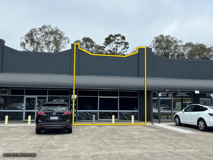 Click to view all images 4/18 Central Court Hillcrest QLD 4118 - Image 1