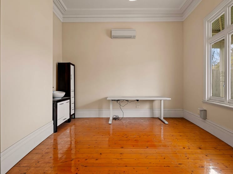 Click to view all images 202 Station Street Fairfield VIC 3078 - Image 2