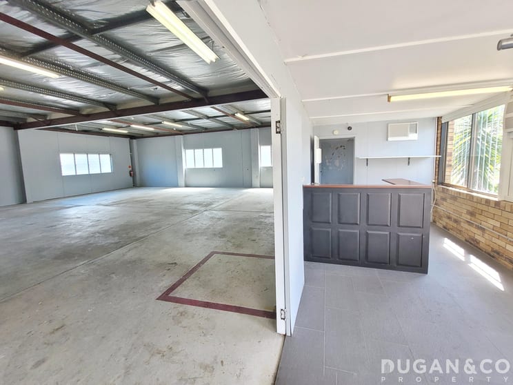 Click to view all images Arana Hills QLD 4054 - Image 2