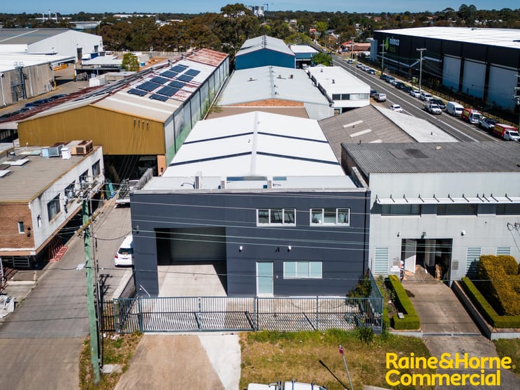 Click to view all images 34 Seville Street Fairfield East NSW 2165 - Image 2