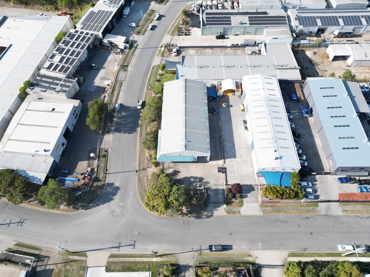 Click to view all images 19 Jade Drive Molendinar QLD 4214 - Image 3
