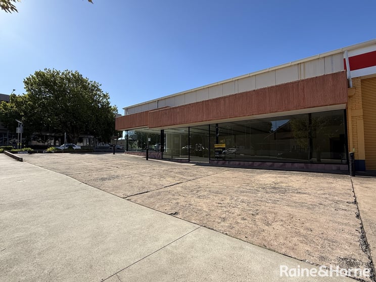 Click to view all images 2/95 Kite Street Orange NSW 2800 - Image 3