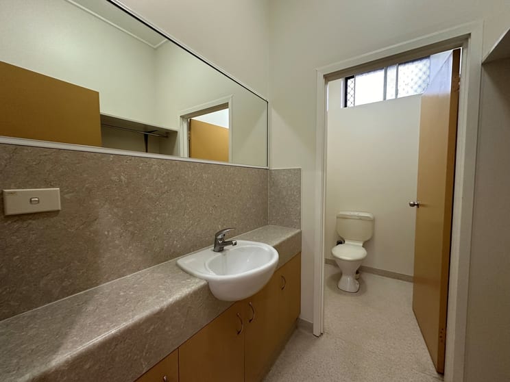 Click to view all images 2A/62-64 Moonee Street Coffs Harbour NSW 2450 - Image 2