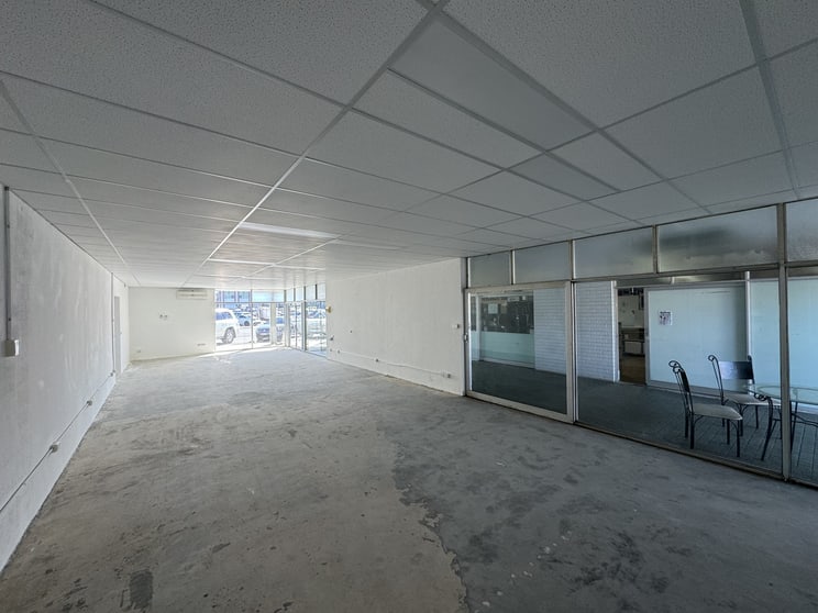 Click to view all images 1 & 2/119 Beach Road South Bunbury WA 6230 - Image 2