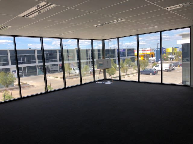 Click to view all images 27 Lobelia Drive Altona North VIC 3025 - Image 3