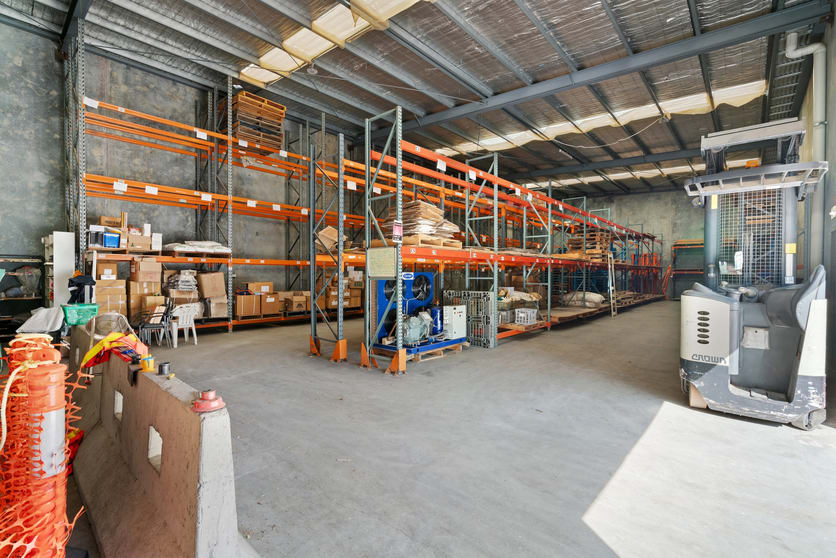 Click to view all images 6 Redland Drive Mitcham VIC 3132 - Image 2