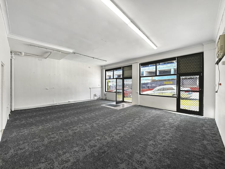 Click to view all images 26 Belmore Street Wollongong NSW 2500 - Image 2