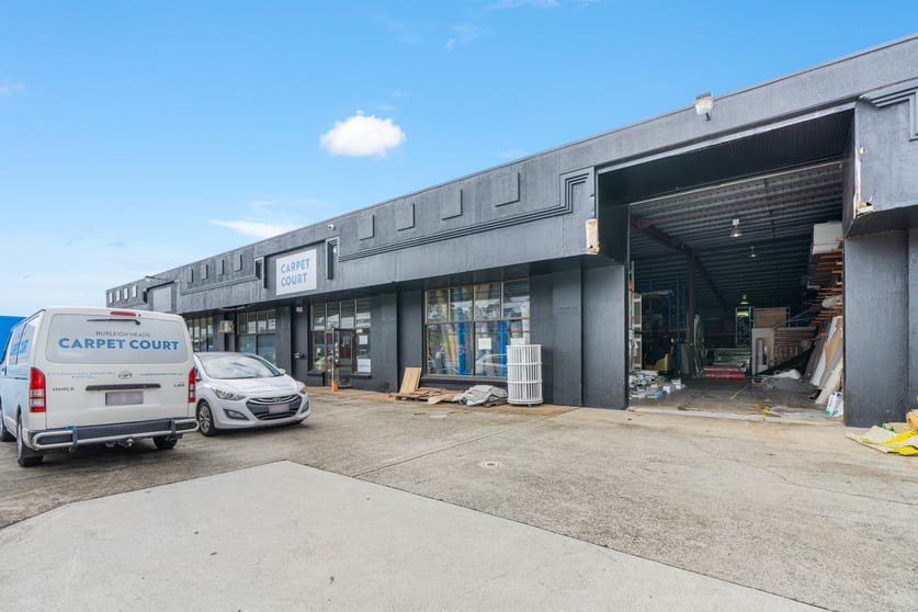 Click to view all images 1/15-17 Ern Harley Drive Burleigh Heads QLD 4220 - Image 2