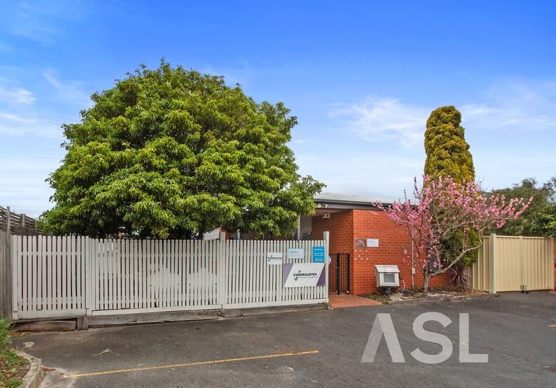 Click to view all images 8 Moresby Street Oakleigh South VIC 3167 - Image 1