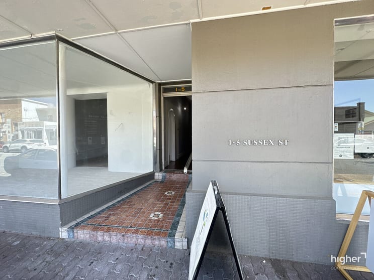 Click to view all images Room 6, 1-5 Sussex Street Glenelg SA 5045 - Image 3