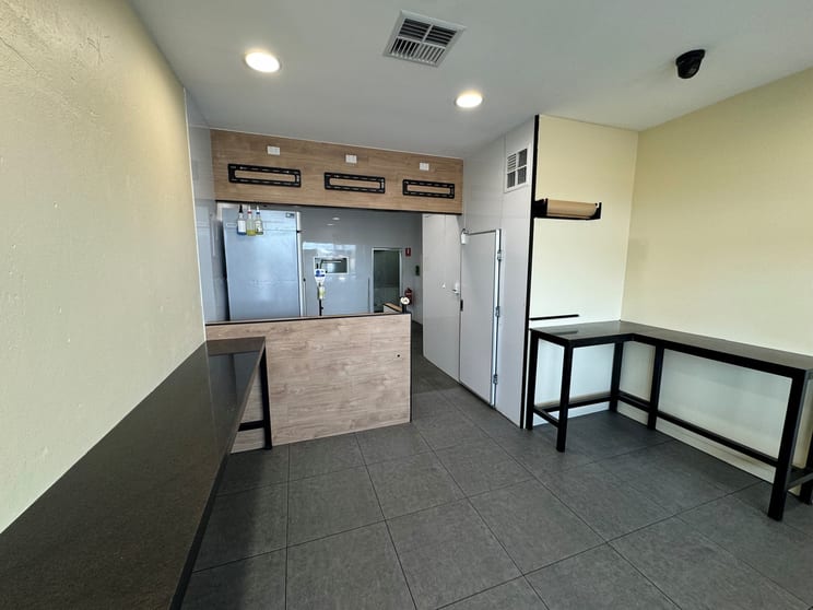 Click to view all images 567 Grange Road Grange SA 5022 - Image 3