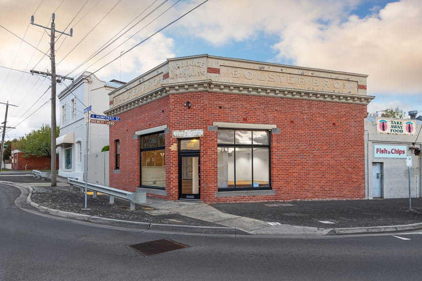 Click to view all images 202 Grant Street Golden Point VIC 3350 - Image 1
