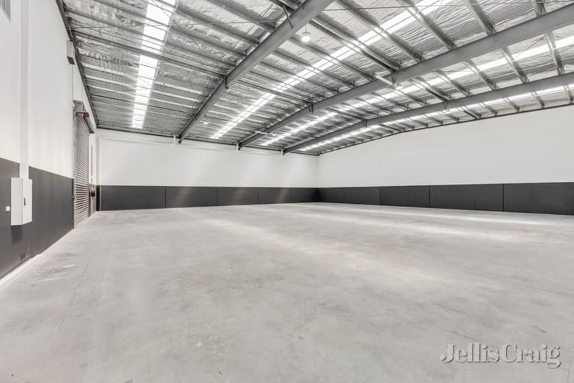 Click to view all images 111 Scanlon Drive Epping VIC 3076 - Image 3
