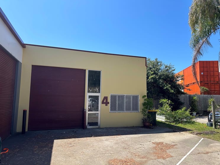 Click to view all images 4/8 Kelly Court Maroochydore QLD 4558 - Image 1