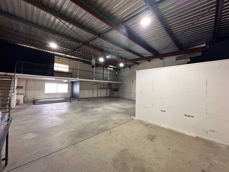 Click to view all images 4/8 Kelly Court Maroochydore QLD 4558 - Image 3