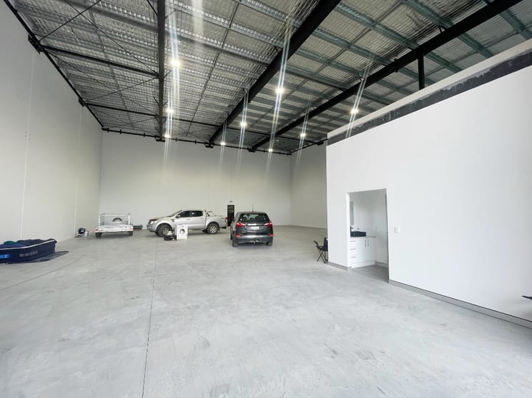 Click to view all images 19/20 Prospect Place Park Ridge QLD 4125 - Image 3