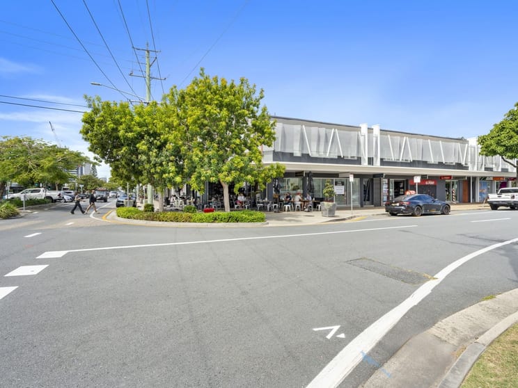 Click to view all images 64 Thomas Drive Chevron Island QLD 4217 - Image 2