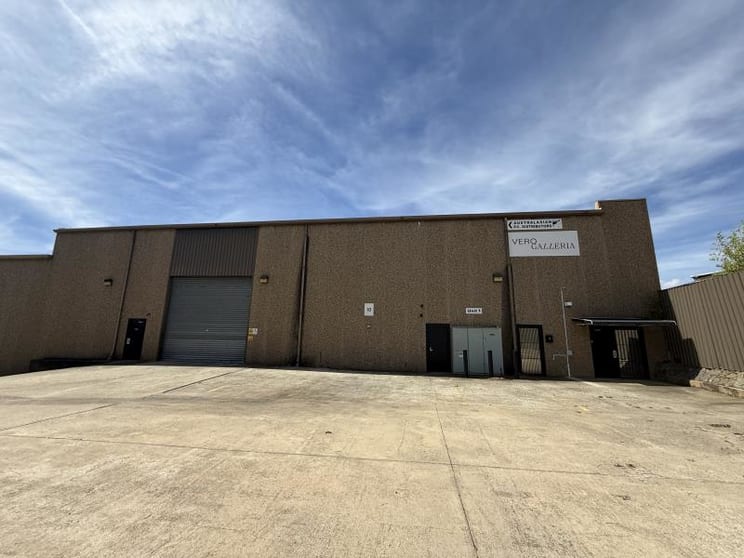 Click to view all images Unit 1/111 Gladstone Street Fyshwick ACT 2609 - Image 1