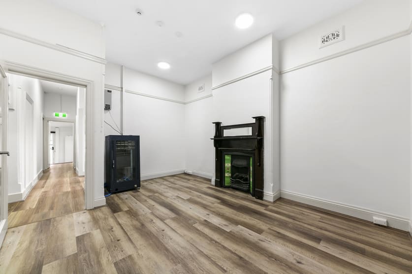 Click to view all images 20 Warby Street Campbelltown NSW 2560 - Image 2