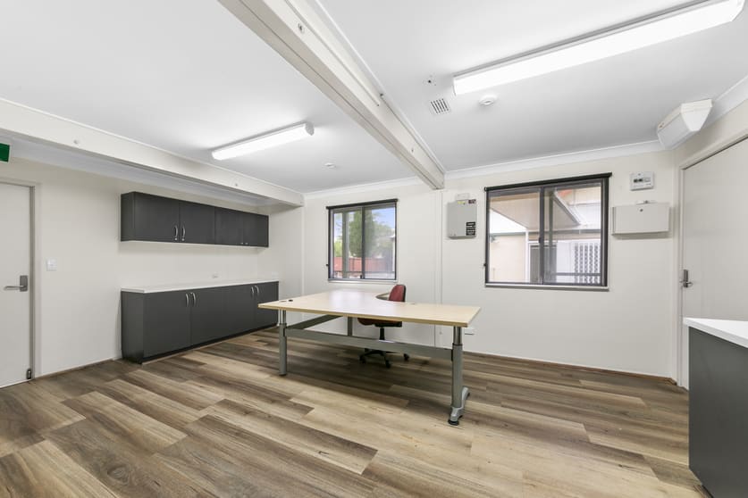 Click to view all images 20 Warby Street Campbelltown NSW 2560 - Image 3