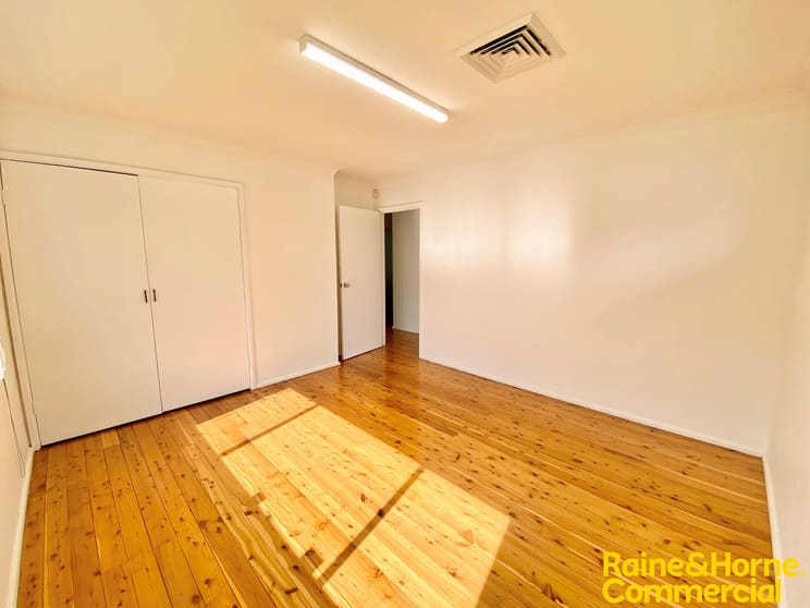 Click to view all images 2 Lethbridge Street Penrith NSW 2750 - Image 3